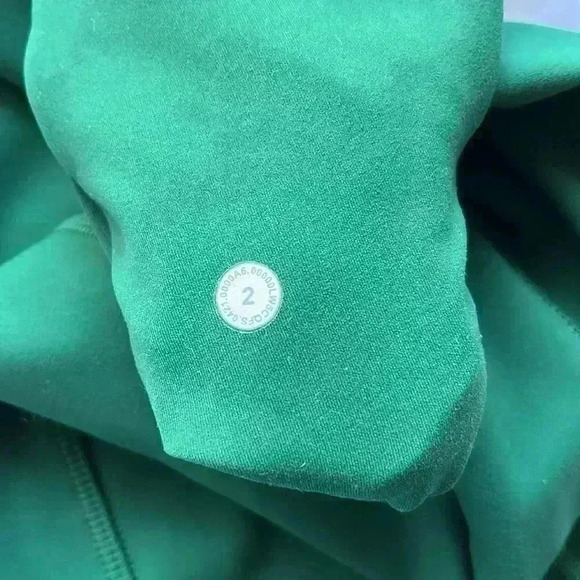 EUC Lulu Lemon Women’s HR Tight 25” Size 2 Green Legging Pant - Picture 6 of 13